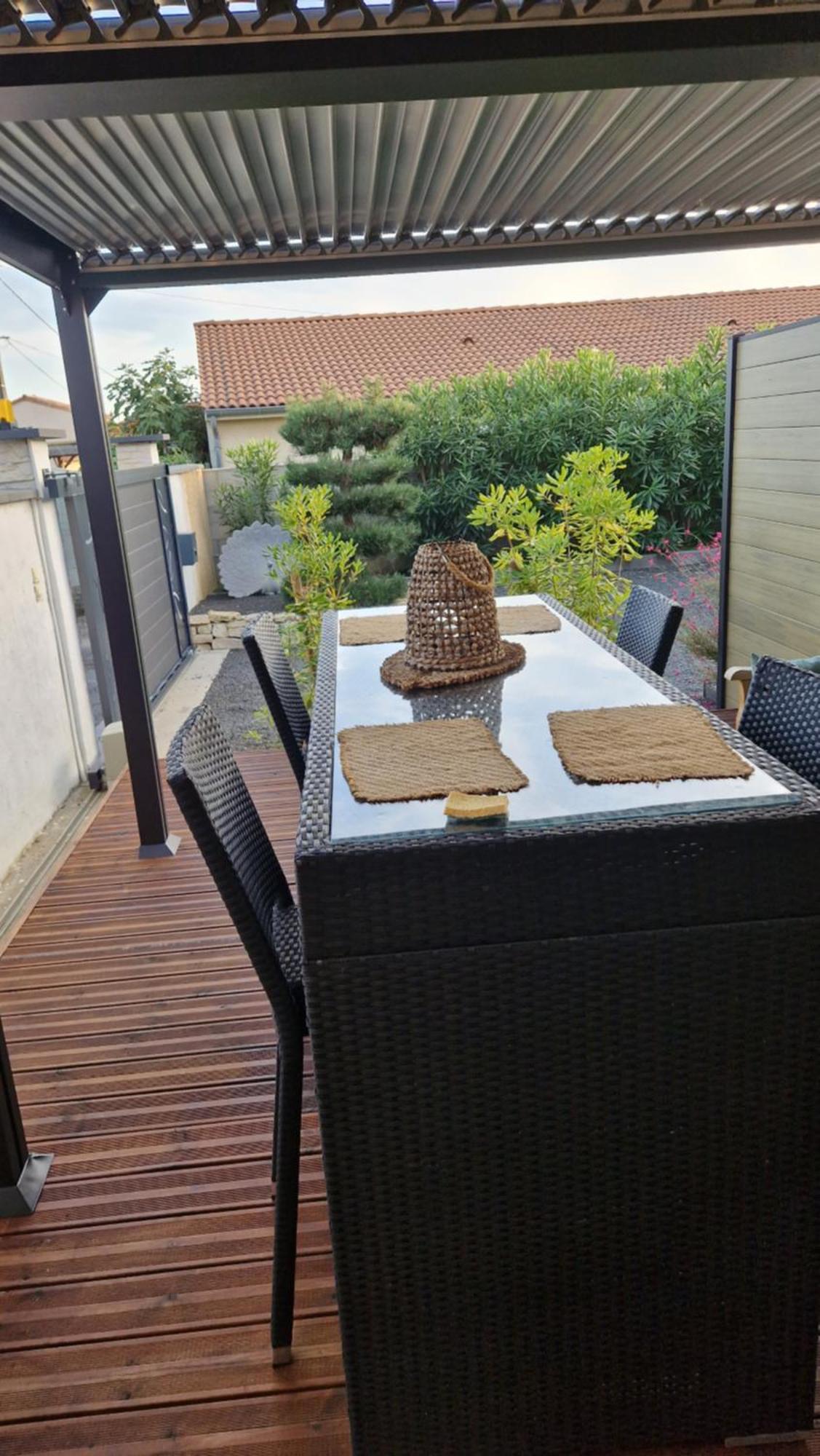 Appartement Pour 4 Avec Terrasse Chanos-Curson Zewnętrze zdjęcie