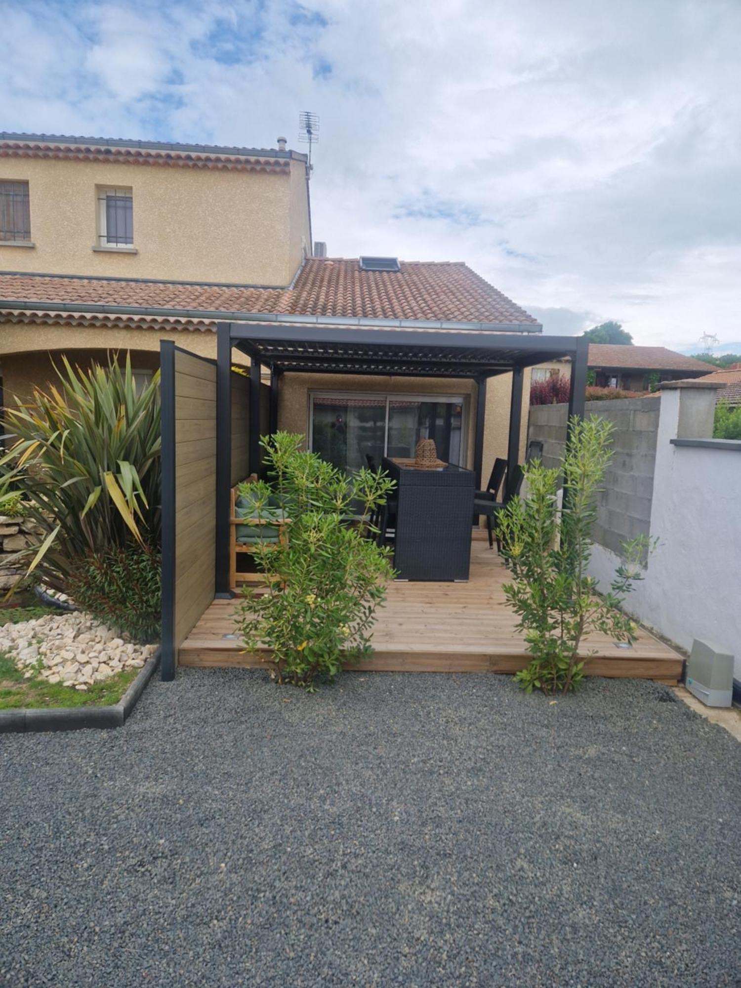 Appartement Pour 4 Avec Terrasse Chanos-Curson Zewnętrze zdjęcie